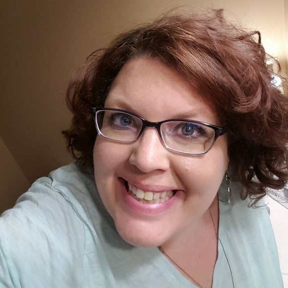 Meet your Posher, Tabitha - Picture 2 of 2